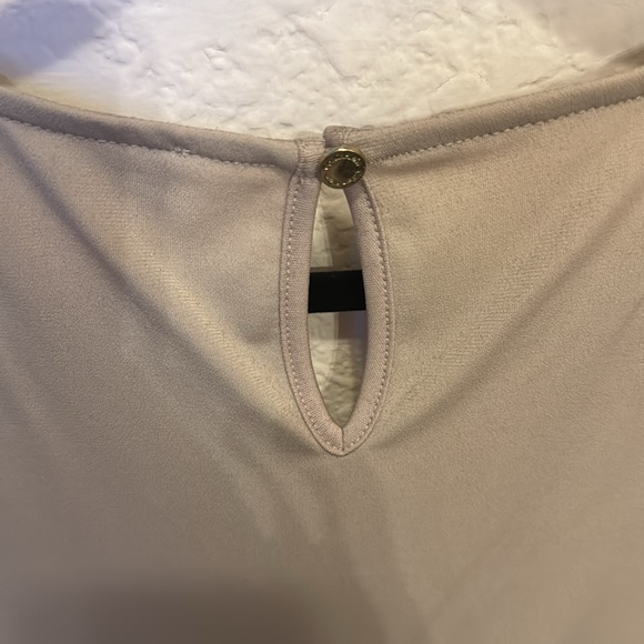 Calvin Klein chain detail tan top - Picture 3 of 7